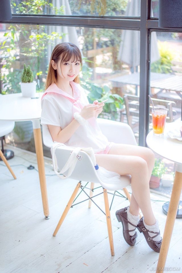 “去一趟夫人家，将夫人接回来。”刘璝冷声道。
